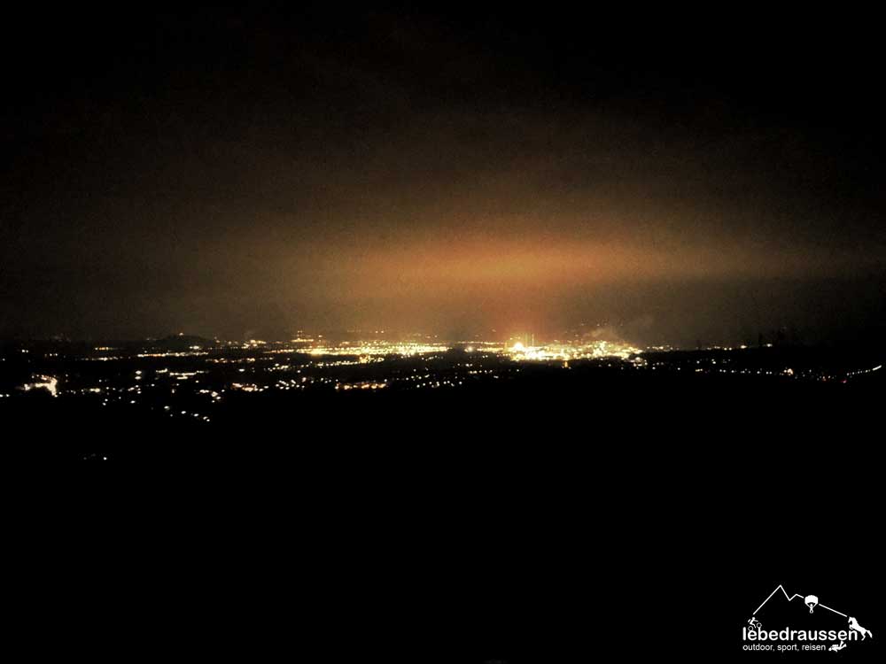 Ausblick bei Nacht Litermont-Sagenweg