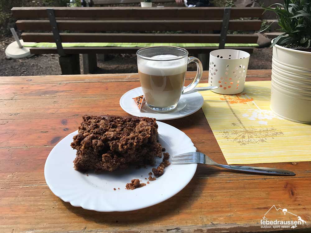 Leckerer Kuchen an der Rittscheid-Hütte