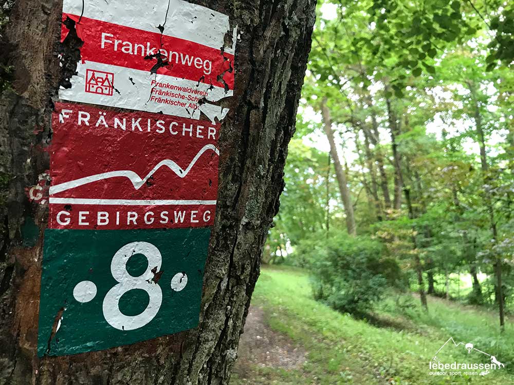 Schild des Fränkischen Gebirgswegs