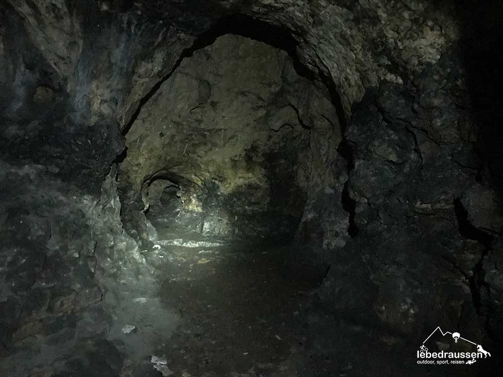 Hohler Fels bei Nacht